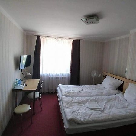 Karczma Pod Mlynem Hotel Katowice Bagian luar foto